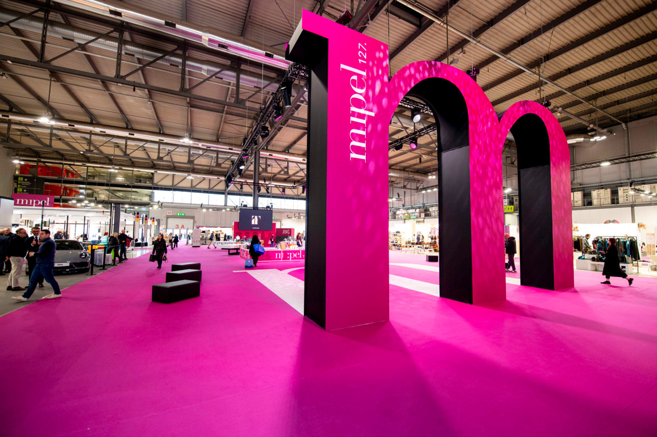 MIPEL 128 at the starting blocks