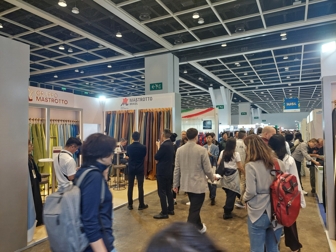 I venti di guerra soffiano su APLF, che tuttavia performa meglio delle attese